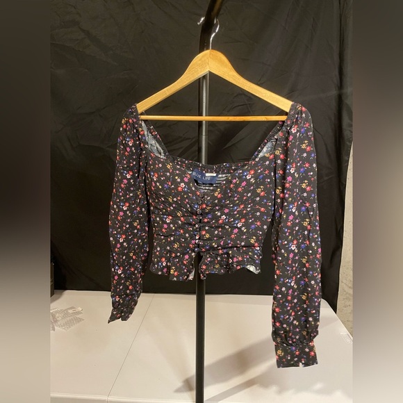 Blue Life Smocked Floral Black Women's Top, size‎ medium, preloved - Picture 1 of 4